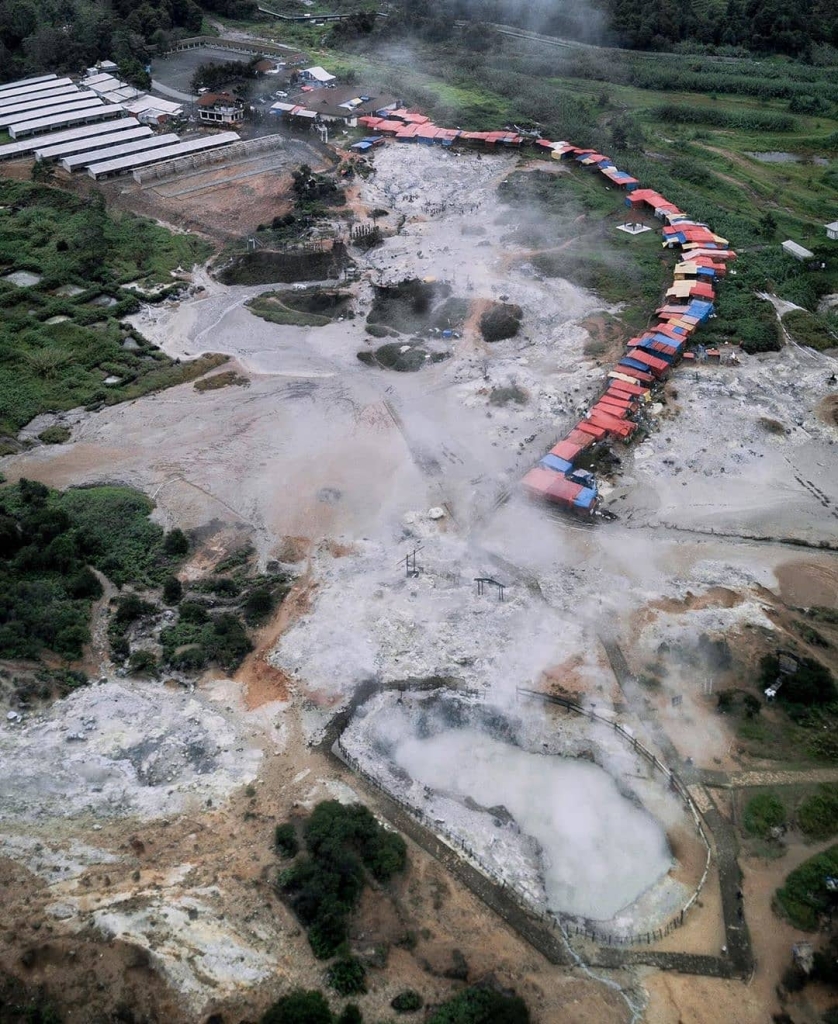 Kehangatan suasana Kawah sikidang