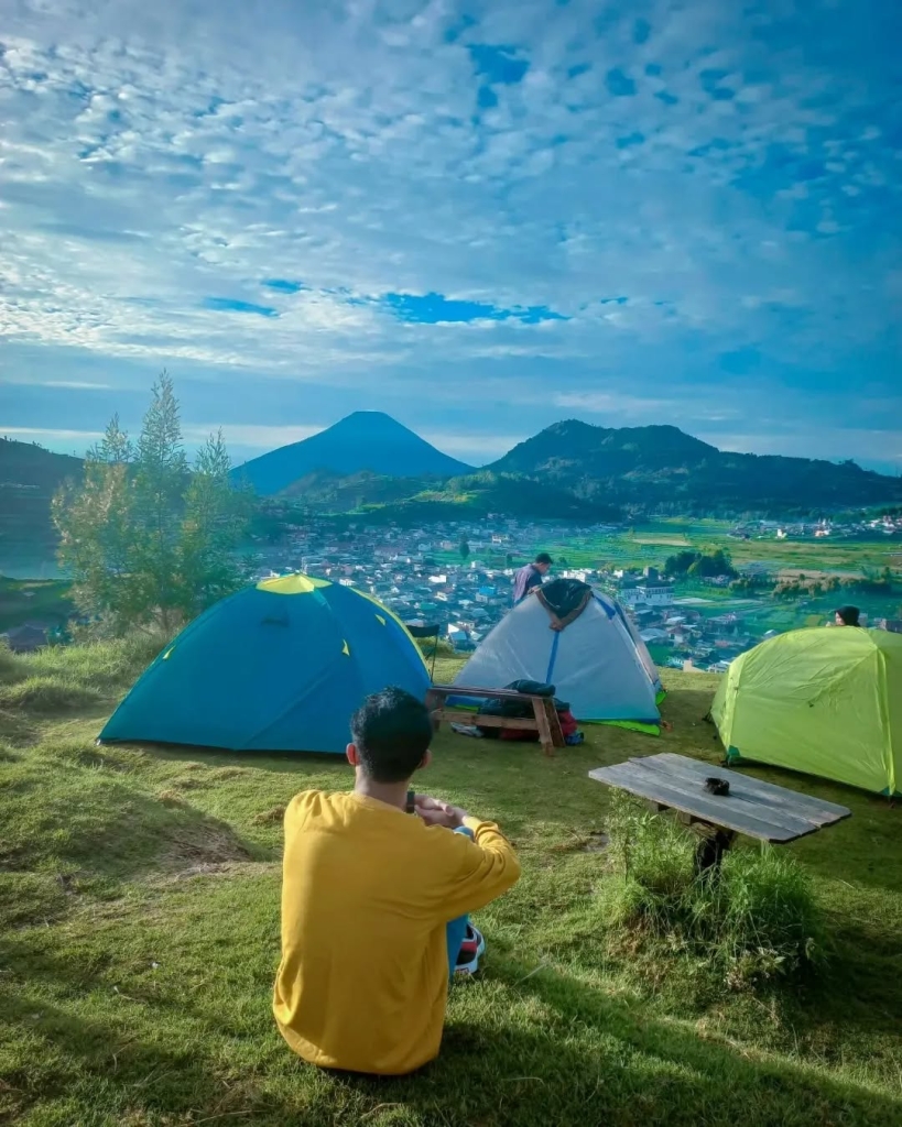 camping bukit scooter dieng