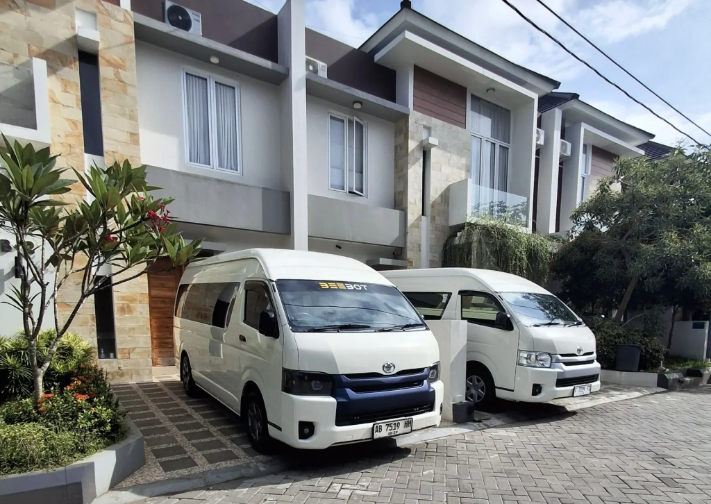 Rekomendasi Sewa Mobil Jogja Terpercaya dengan Driver Profesional & Berpengalaman