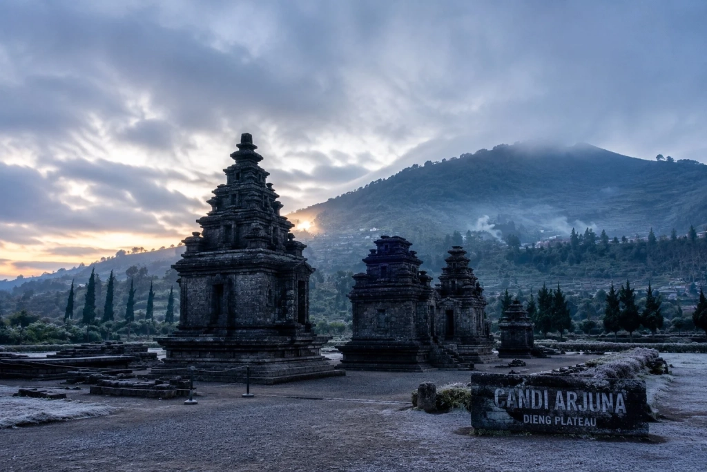 wisata dieng-candi arjuna
